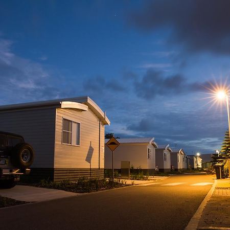 Отель Nrma Stockton Beach Holiday Park Номер фото