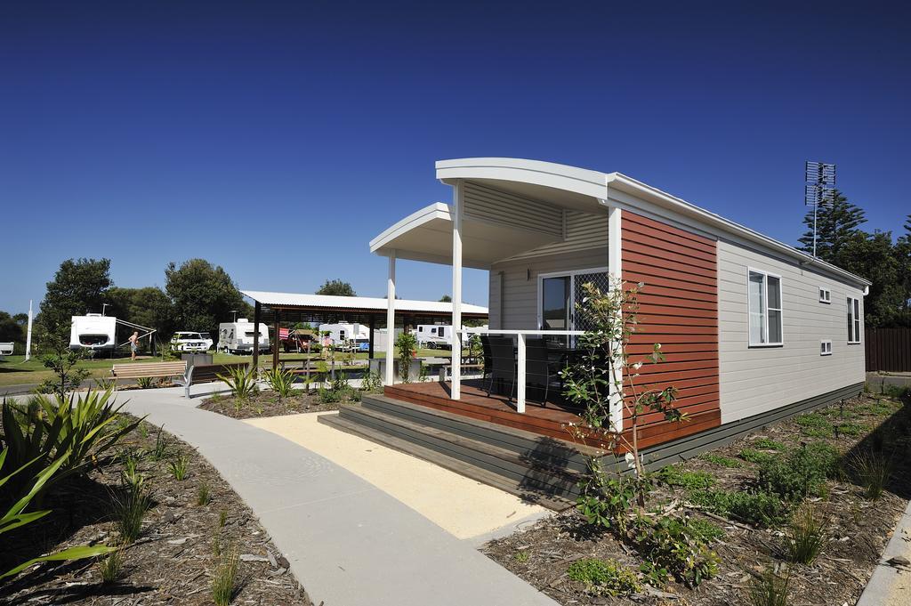 Отель Nrma Stockton Beach Holiday Park Номер фото