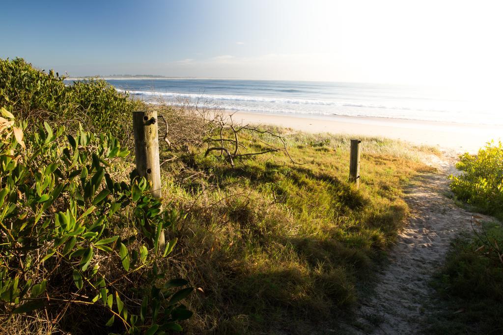 Отель Nrma Stockton Beach Holiday Park Экстерьер фото