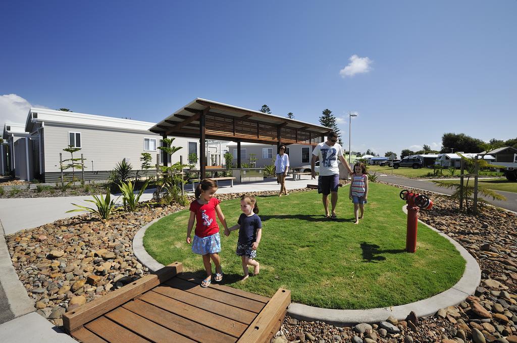 Отель Nrma Stockton Beach Holiday Park Экстерьер фото