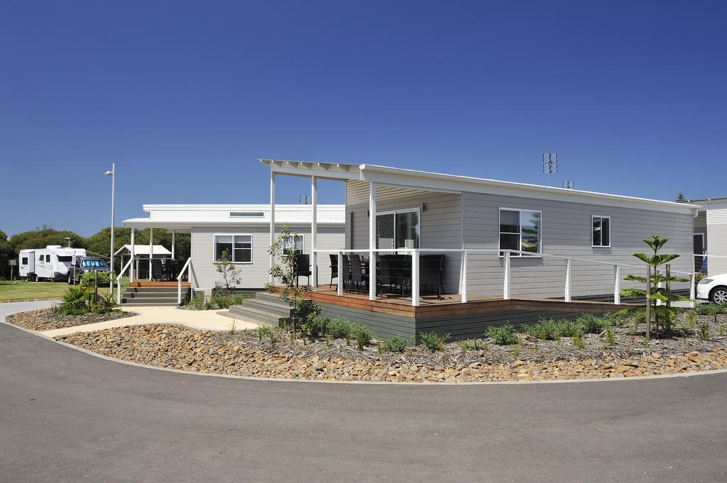 Отель Nrma Stockton Beach Holiday Park Экстерьер фото