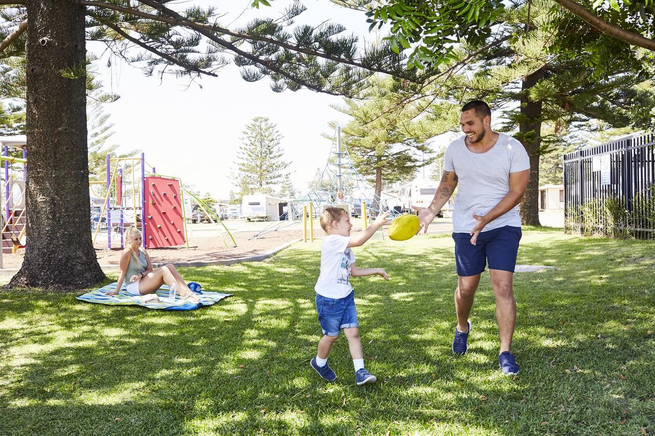 Отель Nrma Stockton Beach Holiday Park Экстерьер фото